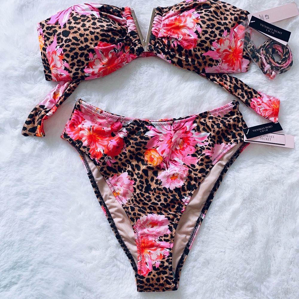 Haut Bandeau V-Metallique Venice Bikini Top and Laurito High-Waist Cheeky Bottom